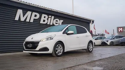 Hvid Brugt 2016 Peugeot 208 Envy Sky Hatchback | 74.700 kr. (Fair pris)