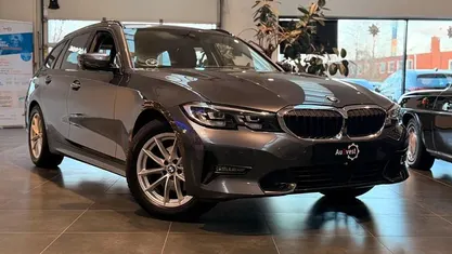 Sølvmetal Brugt 2020 BMW 320 Sport Line Stationcar | 299.999 kr. (Fair pris)