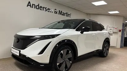 Pearlwhite/tnoir Ny 2025 Nissan Ariya Evolve SUV | 327.700 kr. (Fair pris)