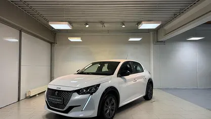 Hvid Brugt 2022 Peugeot e-208 Active Hatchback | 122.200 kr. (Fair pris)