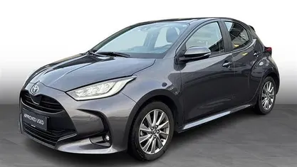 1g3 ash grey Brugt 2022 Toyota Yaris Hybrid Active Hatchback | 189.900 kr. (Fair pris)
