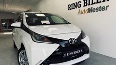 Hvid Brugt 2015 Toyota Aygo X-play Hatchback | 59.800 kr. (Fair pris)