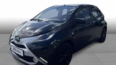 Bold black Brugt 2016 Toyota Aygo X-Black Hatchback | 64.900 kr. (Fair pris)