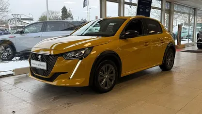 Gul Brugt 2021 Peugeot e-208 Allure Hatchback | 114.900 kr. (God pris)
