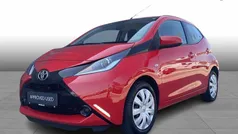 Rød Brugt 2015 Toyota Aygo X-play Hatchback | 64.900 kr. (Fair pris)