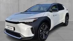 Perlemorshvid / sortmetal Brugt 2023 Toyota bZ4X Executive SUV | 299.900 kr. (Fair pris)