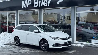 Brugt Toyota Auris Hybrid Comfort 136 HK (100 kW) 2018 Hvid Stationcar