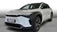 089 platinum pearl white Ny 2025 Toyota bZ4X Executive SUV | 349.900 kr. (Fair pris)
