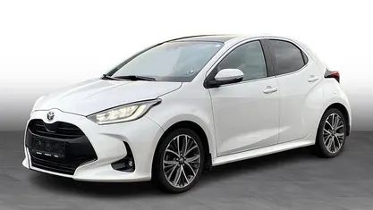 089 platinum white pearl Brugt 2022 Toyota Yaris Hybrid Elegant Hatchback | 209.900 kr. (Fair pris)