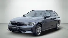 Gråmetal Brugt 2021 BMW 330e Sport Line Stationcar | 284.990 kr. (God pris)