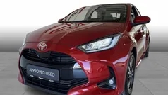 3u5 flame red Brugt 2024 Toyota Yaris Style Hatchback | 199.900 kr. (Fair pris)