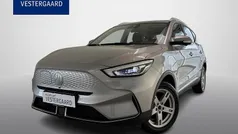 Sølv Ny 2025 MG ZS Luxury Sedan | 174.900 kr. (Fair pris)