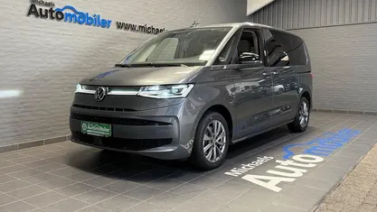 Gråmetal Brugt 2023 VW Multivan Style Van | 5.195 kr.