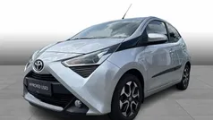Silver sparkle Brugt 2021 Toyota Aygo x-press Hatchback | 109.995 kr. (Fair pris)