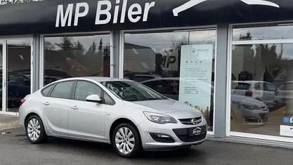 Brugt Opel Astra Enjoy 140 HK (102 kW) 2013 Sølvmetal Sedan