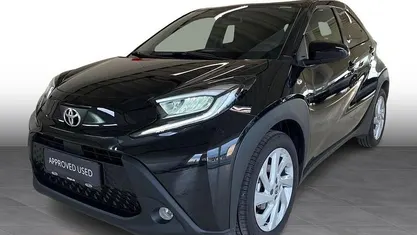 Sortmetal Brugt 2025 Toyota Aygo X Active SUV | 154.900 kr. (Fair pris)