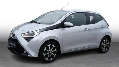 Brugt Toyota Aygo x-press 72 HK (52 kW) 2021 1e7 silver sparkle Hatchback