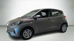 Gråmetal Brugt 2022 Hyundai i10 Essential Hatchback | 94.900 kr. (Fair pris)