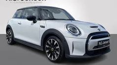 Farve ……………………………………………………………………. white silver med sort tag Brugt 2021 Mini Cooper SE Hatchback | 159.900 kr. (Fair pris)