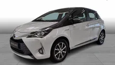 Pearl white/black Brugt 2019 Toyota Yaris Hybrid H3 Hatchback | 144.900 kr. (Fair pris)