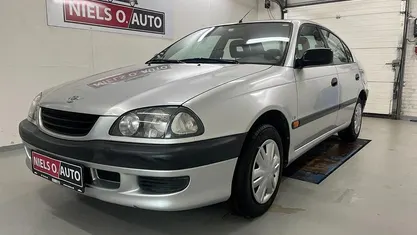 Brugt Toyota Avensis Luna 110 HK (80 kW) 2000 Hatchback