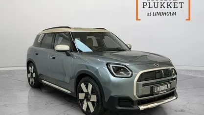 Brugt Mini Countryman Favoured 230 kW (313 HK) 2024 Lysgrønmetal SUV