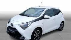 040 pure white Brugt 2021 Toyota Aygo x-press Hatchback | 89.900 kr. (Super pris)