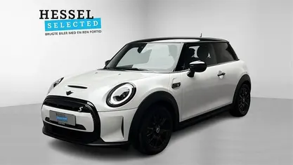 Hvid Brugt 2023 Mini Cooper Essential Hatchback | 154.900 kr. (Fair pris)