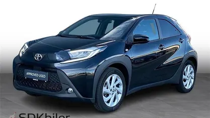 Ny Toyota Aygo X Active 72 HK (52 kW) 2025 209 night sky black SUV