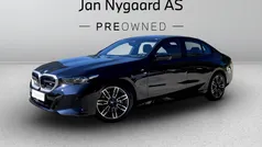 Carbonsortmetal Ny 2025 BMW i5 M Sport Sedan | 739.000 kr. (Fair pris)