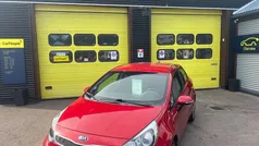 Rødmetal Brugt 2016 Kia Rio Hatchback | 79.990 kr. (Fair pris)