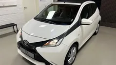 Hvid Brugt 2017 Toyota Aygo x-sky Hatchback | 39.800 kr. (God pris)