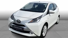 068 white Brugt 2016 Toyota Aygo X-pure Hatchback | 64.900 kr. (Fair pris)