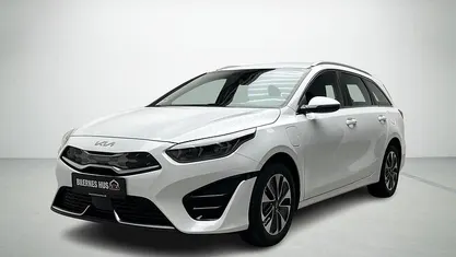 Hvidmetal Brugt 2023 Kia Ceed Sportswagon Stationcar | 199.900 kr. (Fair pris)
