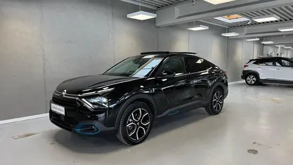 Brugt Citroën e-C4 Shine 100 kW (136 HK) 2023 Perlanerablack Hatchback
