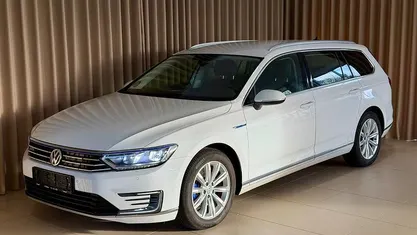 Perlemorshvid Brugt 2018 VW Passat Highline Stationcar | 124.900 kr. (Super pris)