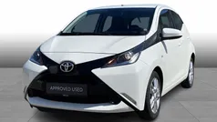 068 white Brugt 2017 Toyota Aygo X-play Hatchback | 84.900 kr. (Fair pris)