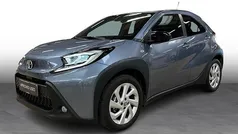 Celestite grey Ny 2024 Toyota Aygo Active Hatchback | 144.900 kr. (Fair pris)