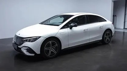 Hvid Brugt 2025 Mercedes EQE350 AMG line Sedan | 494.900 kr. (Fair pris)