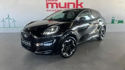 Sortmetal Ny 2025 Ford Puma Gen-E Premium SUV | 224.900 kr. (Fair pris)
