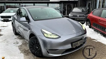 Brugt Tesla Model Y Long Range AWD 378 kW (514 HK) 2023 Sølvmetal SUV