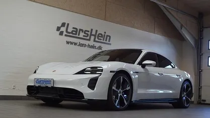 Hvidmetal Brugt 2022 Porsche Taycan Turbo Performance Package Sedan | 919.800 kr. (Fair pris)