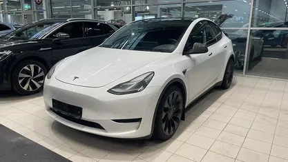 Hvid Brugt 2022 Tesla Model Y Performance SUV | 274.900 kr. (Fair pris)