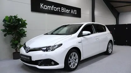 Brugt Toyota Auris Hybrid Comfort 136 HK (100 kW) 2017 Hvid Hatchback