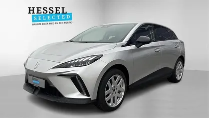 Sølvmetal Ny 2025 MG MG4 EV Luxury Hatchback | 192.900 kr. (Fair pris)