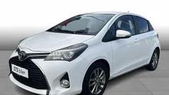 Pure white Brugt 2016 Toyota Yaris Edition Hatchback | 99.995 kr. (Fair pris)