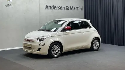 Hvid Brugt 2023 Fiat 500e Red Hatchback | 128.700 kr. (Fair pris)