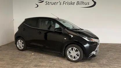 Brugt Toyota Aygo X-Black II 69 HK (50 kW) 2017 Sort Hatchback