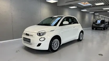 Hvid Brugt 2023 Fiat 500e Action Hatchback | 95.500 kr. (Fair pris)