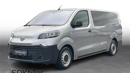 Sølv Brugt 2024 Toyota Proace Verso Stationcar | 499.900 kr. (Fair pris)